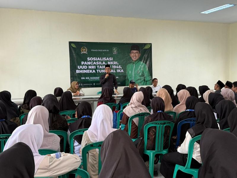 Perkuat Fondasi Bangsa, KH. Maman Imanulhaq Sosialisasikan Empat Pilar Kebangsaan kepada Warga Majalengka